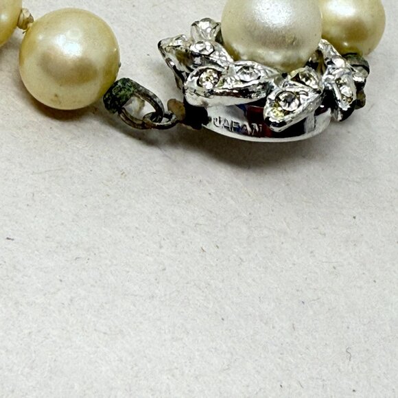 Vintage Long Imitation Pearl Necklace‎ Ornate Clasp Marked Japan Retro Classic - Picture 8 of 15